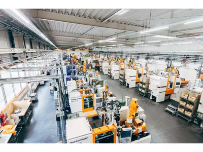 Produktion Werk 1 Spritzguss.jpg